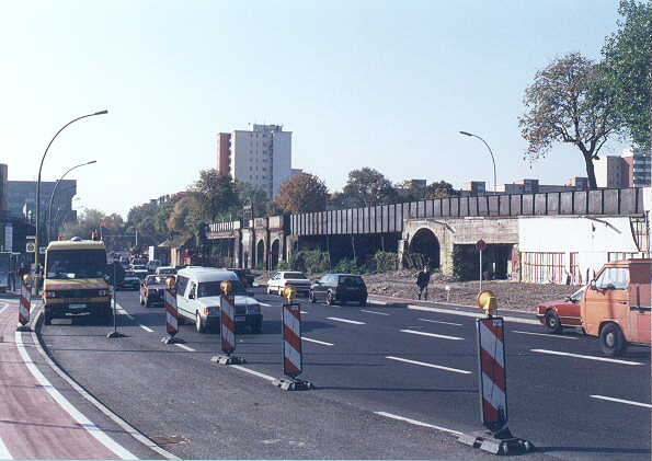 The Invalidienstrasse and street bridge over the former railway line, 1995